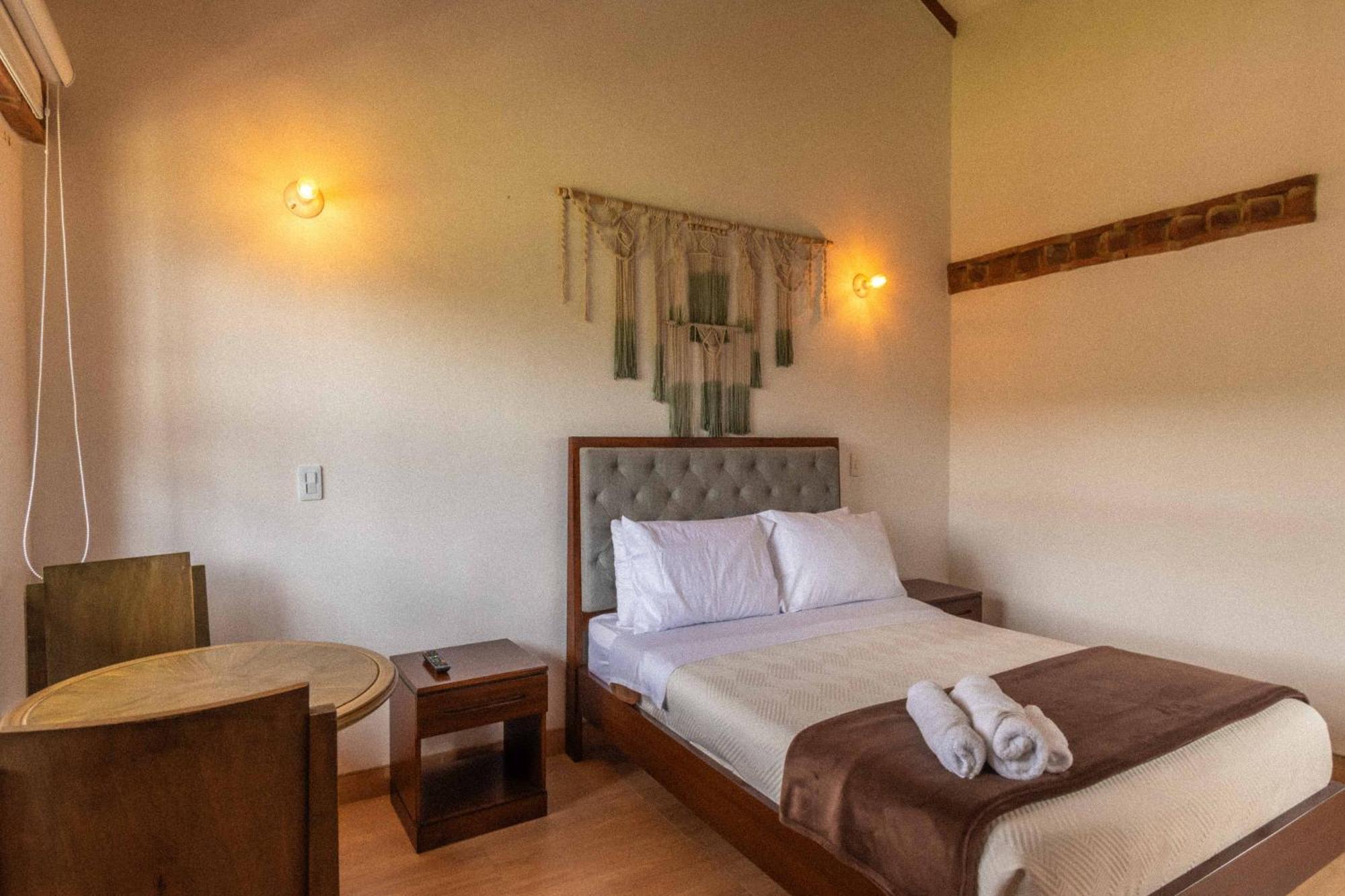 Artemisa Hotel Santa Sofia  Bilik gambar